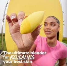 Cargar imagen en el visor de la galería, Revealer Dual-Ended Makeup Blender Sponge/ esponja Kosas